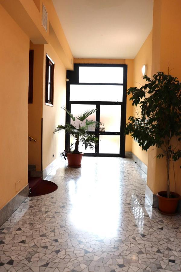 밀라노 * La Casa Di Arti * 25 Min Dal Duomo 아파트 외부 사진